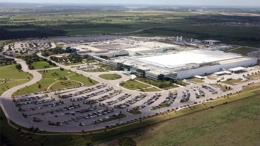 Samsung, çip fabrikasının açılışını iptal etti
