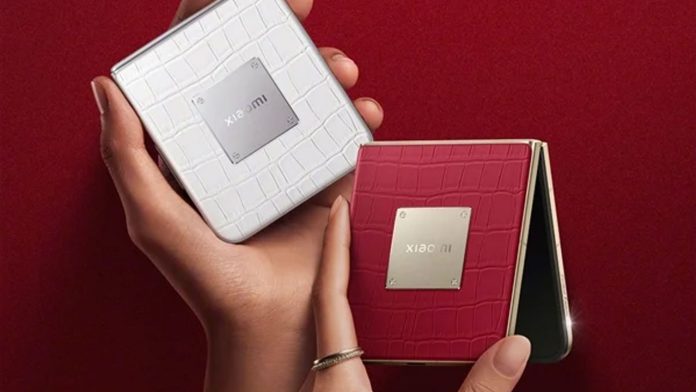 xiaomi-mix-flip-2-elmas-tasarimiyla-tanitildi-1