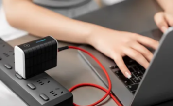 Solly Güneş Panelli ve Entegre Prizli Yeni Powerbank Modelini Sundu Solly katlanabilir powerbank