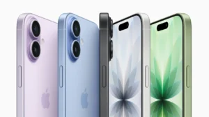 Farklı renklerde yan yana duran iPhone 17 modelleri