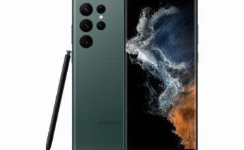 Samsung’a Performansı Kasıtlı Olarak Kısıtladığı İçin 15 Milyon Dolar Ceza Kesildi Yeşil renkli Samsung Galaxy S22 Ultra ön ve arka görünüm, yanında S Pen